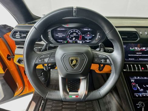Used 2024 Lamborghini Urus S AWD/4WD image 11