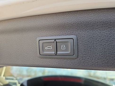 Used 2021 Audi Q3 2.0T Premium w/ Convenience Package image 29