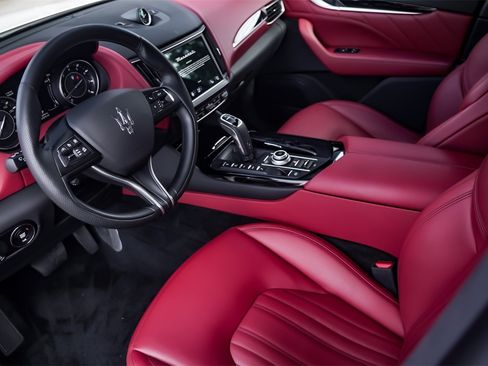 Certified 2022 Maserati Levante GT image 9