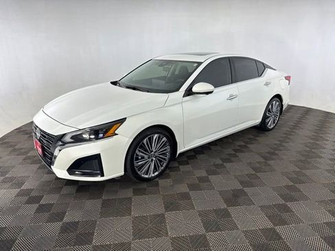 Certified 2024 Nissan Altima 2.5 SL FWD image 3