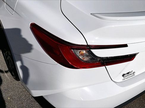 Used 2025 Toyota Camry SE image 20