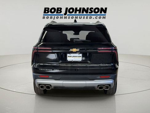 Used 2025 Chevrolet Traverse LT w/ Sun and Wheel Package AWD/4WD image 4