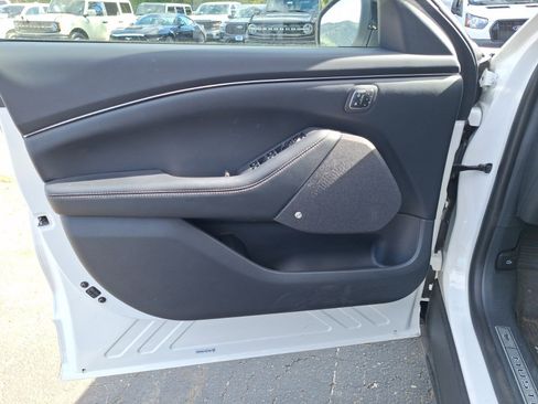 Used 2023 Ford Mustang Mach-E Premium image 9