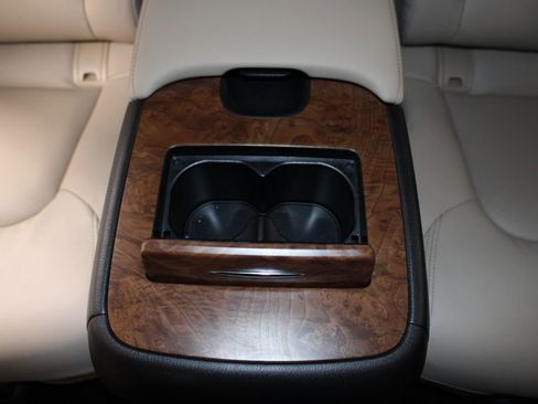 Used 2024 Nissan Armada SL w/ Captain's Chairs Package image 38