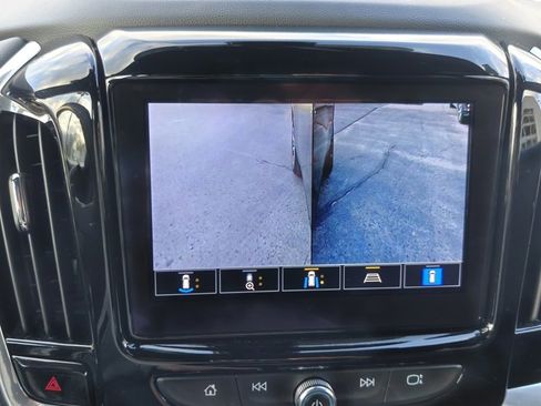 Used 2023 Chevrolet Traverse RS image 34