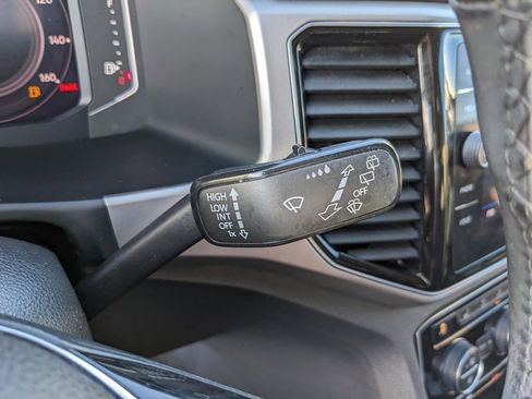 Used 2019 Volkswagen Atlas SEL Premium image 34