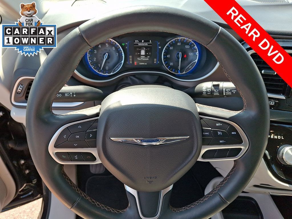 Used 2018 Chrysler Pacifica Touring-L FWD image 20