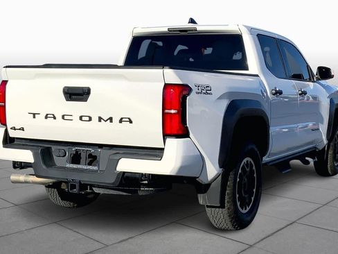 Used 2024 Toyota Tacoma TRD Off-Road image 12
