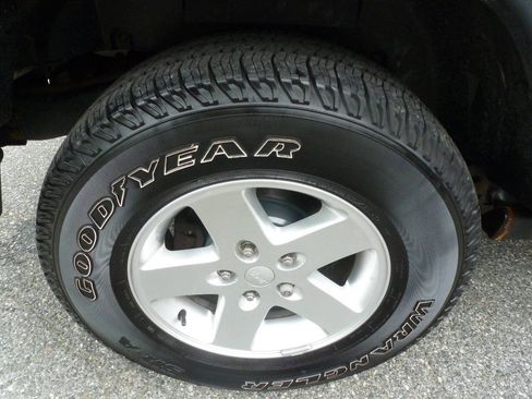 Used 2016 Jeep Wrangler Sport AWD/4WD image 16