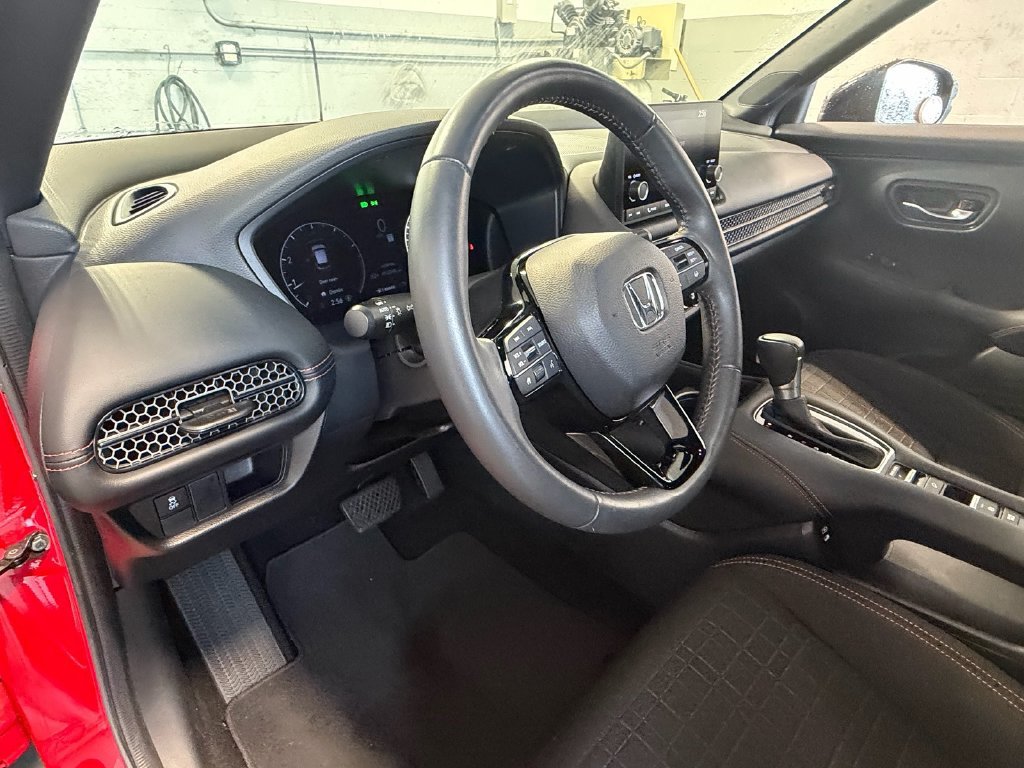 Used 2024 Honda HR-V Sport image 9