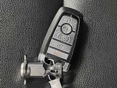 Used 2020 Ford Explorer XLT w/ Equipment Group 202A image 32