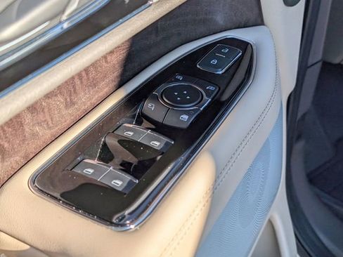 Used 2024 Lincoln Navigator Reserve image 22