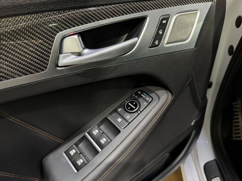 Used 2018 Genesis G80 3.3T Sport RWD image 9