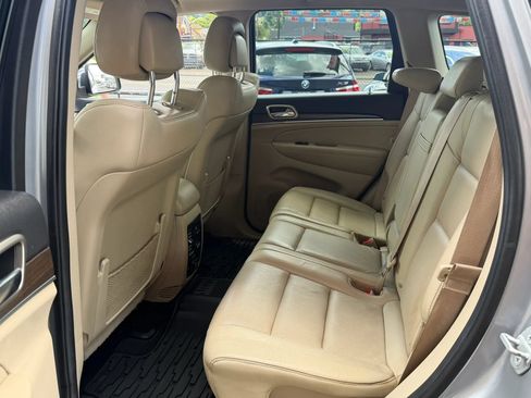 Used 2014 Jeep Grand Cherokee Limited w/ Luxury Group II AWD/4WD image 18