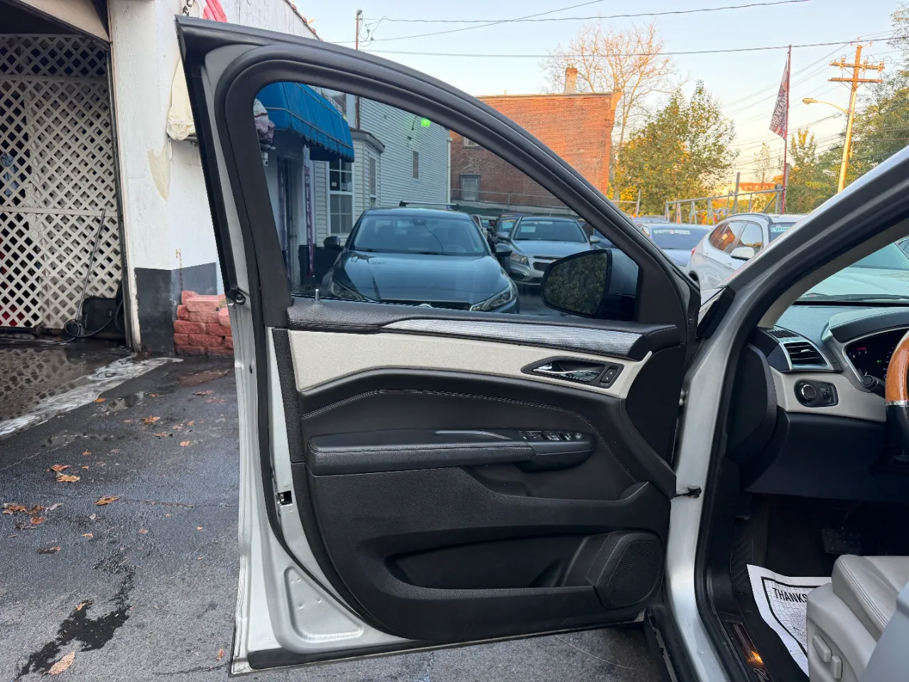 Used 2014 Cadillac SRX FWD image 23