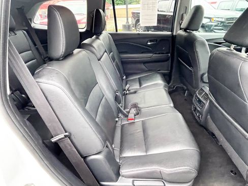 Used 2020 Honda Pilot Touring image 13