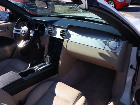 Used 2006 Ford Mustang GT RWD image 15