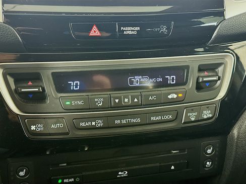 Used 2018 Honda Pilot Elite image 23