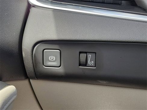 Used 2022 Buick Enclave Essence w/ Experience Buick Package image 28