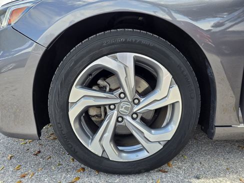 Used 2018 Honda Accord EX image 30