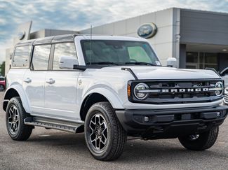 New 2025 Ford Bronco Outer Banks video 1