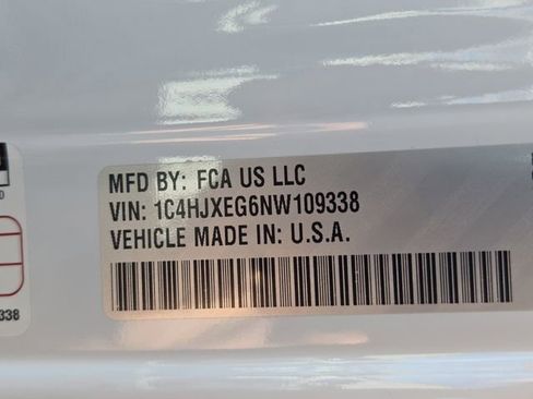 Used 2022 Jeep Wrangler Unlimited Sahara image 32