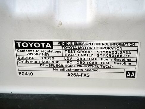Used 2025 Toyota Camry SE FWD image 35