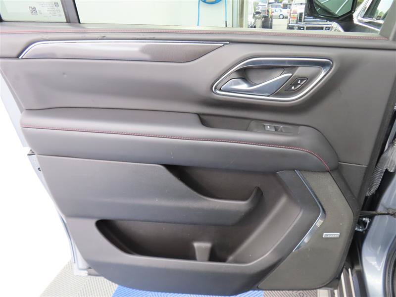 Used 2022 Chevrolet Suburban RST w/ Luxury Package RWD image 31