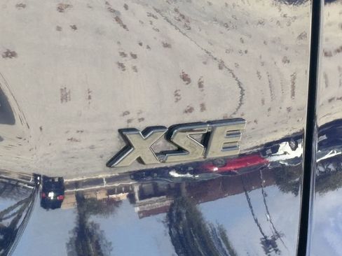 Used 2022 Toyota RAV4 XSE w/ Premium Package image 7