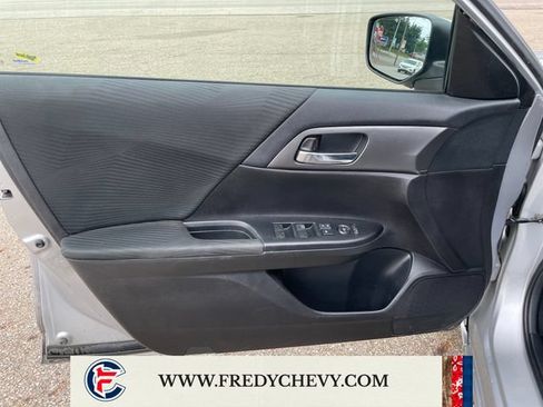 Used 2015 Honda Accord LX image 10