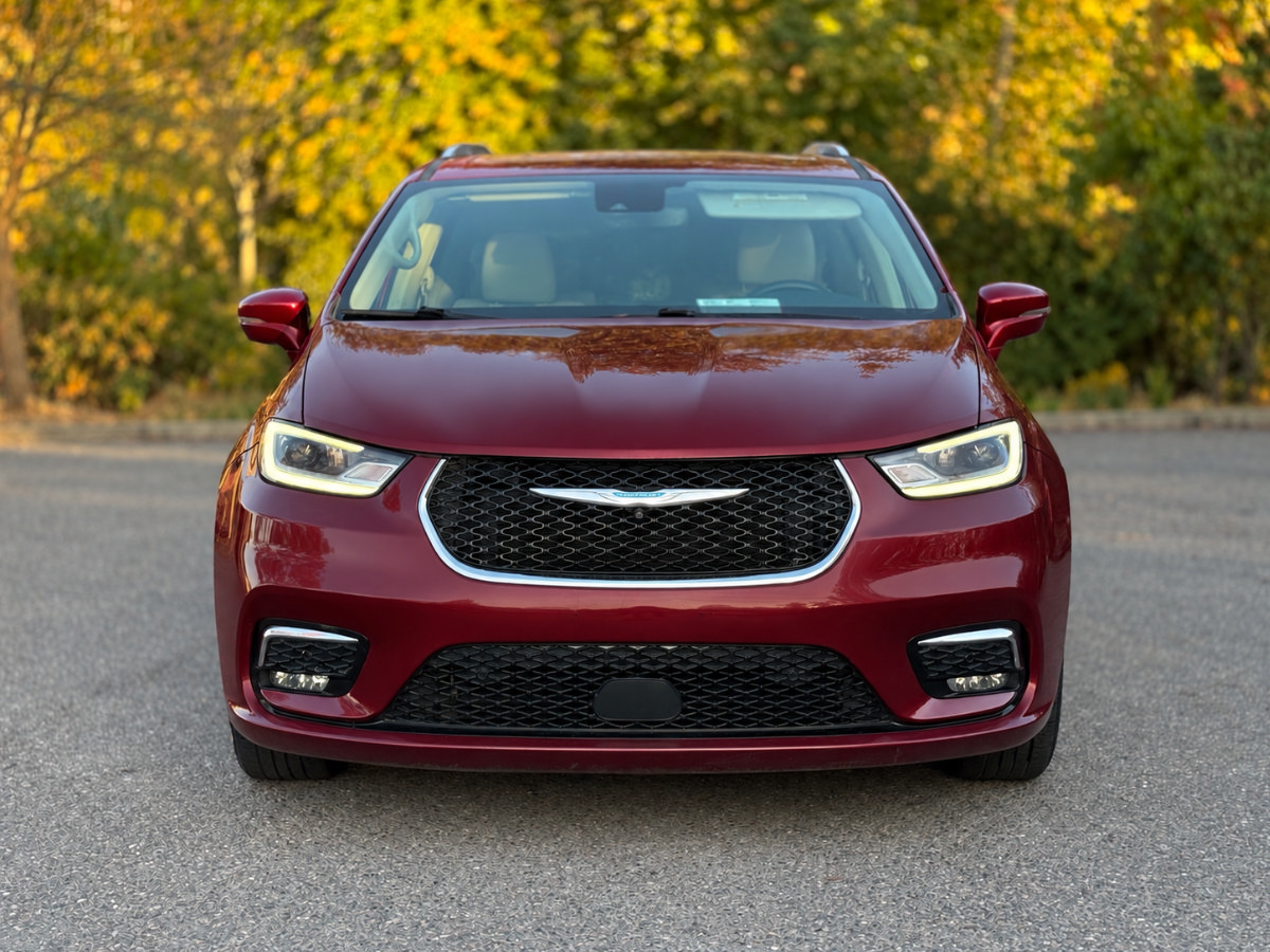 Used 2021 Chrysler Pacifica Touring-L FWD image 8
