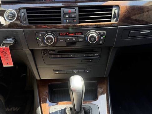 Used 2009 BMW 328i xDrive Sedan AWD/4WD image 13