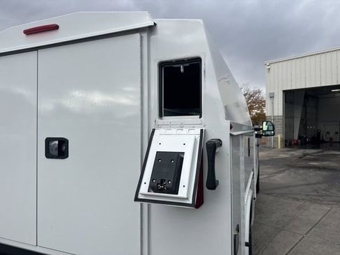 Used 2024 Ford F350 XL w/ Snow Plow/Camper Package image 8