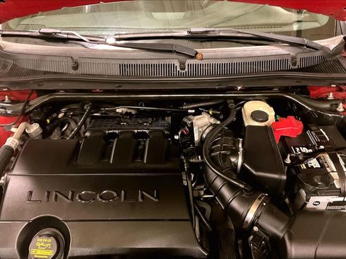 Used 2012 Lincoln MKS image 28