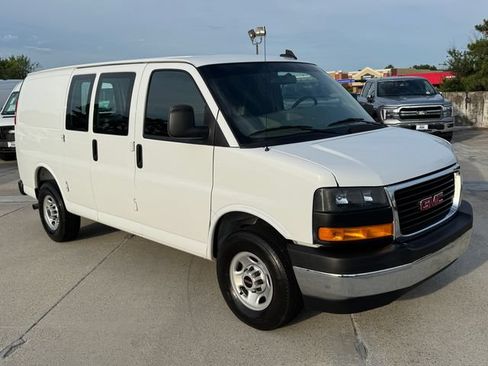 Used 2025 GMC Savana 2500 w/ Driver Convenience Package RWD image 3