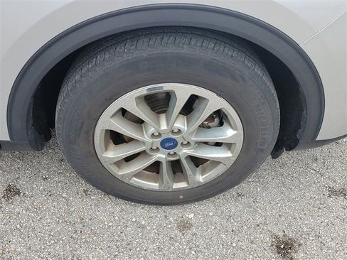 Used 2020 Ford Escape SE image 7