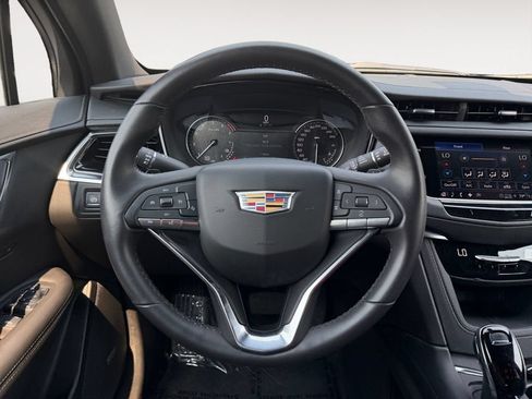Used 2025 Cadillac XT6 Luxury AWD/4WD image 13