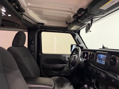Used 2022 Jeep Wrangler Sport image 37