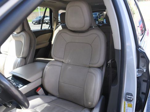 Used 2020 Lincoln Aviator Reserve w/ Equipment Group 202A AWD/4WD image 17