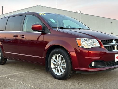 Used 2020 Dodge Grand Caravan SXT w/ Driver Convenience Group image 1