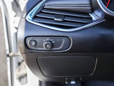 Used 2020 Chevrolet Malibu Premier FWD image 18