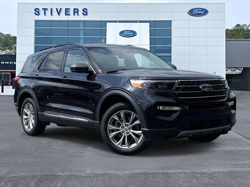 Used 2024 Ford Explorer XLT w/ Equipment Group 202A AWD/4WD image 1