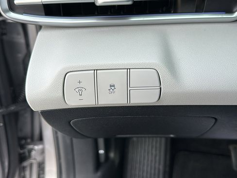 Used 2024 Hyundai Elantra Limited image 14