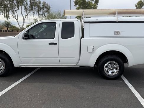 Used 2019 Nissan Frontier S image 2