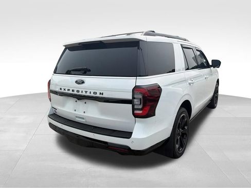 Used 2022 Ford Expedition Limited AWD/4WD image 5