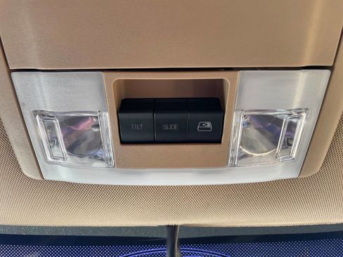 Used 2014 Ford F150 Lariat w/ Lariat Chrome Package image 30