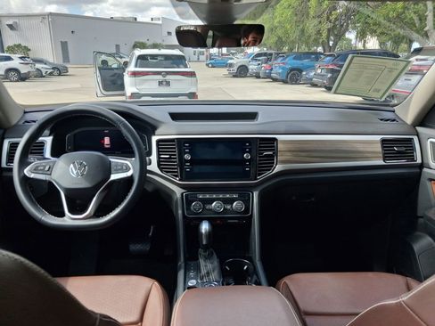 Used 2023 Volkswagen Atlas SEL AWD/4WD image 9