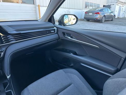 Used 2025 Toyota Camry LE image 34