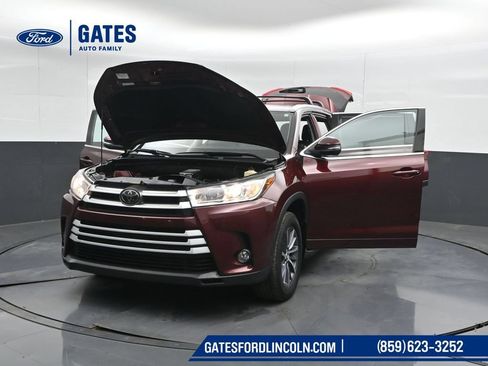 Used 2017 Toyota Highlander XLE AWD/4WD image 63