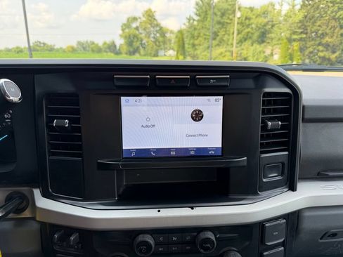 Used 2024 Ford F250 XLT AWD/4WD image 12